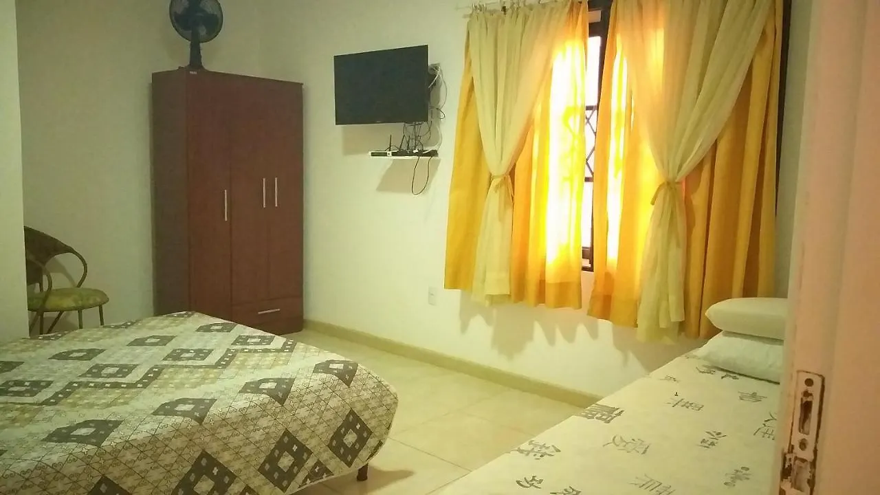 Casa 01 Dorm Terreno Compartido Vila Bombinhas