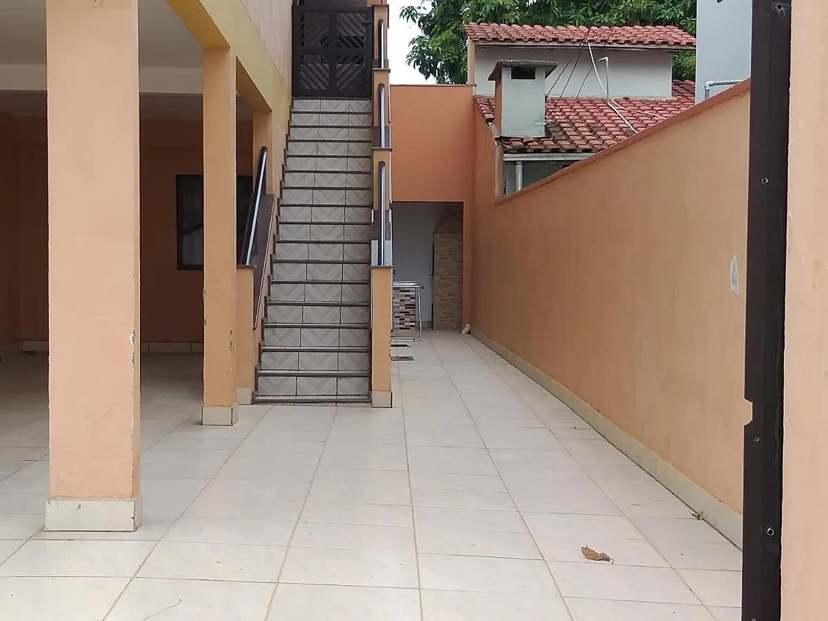 Casa 01 Dorm Terreno Compartido Vila Bombinhas Casa de Férias