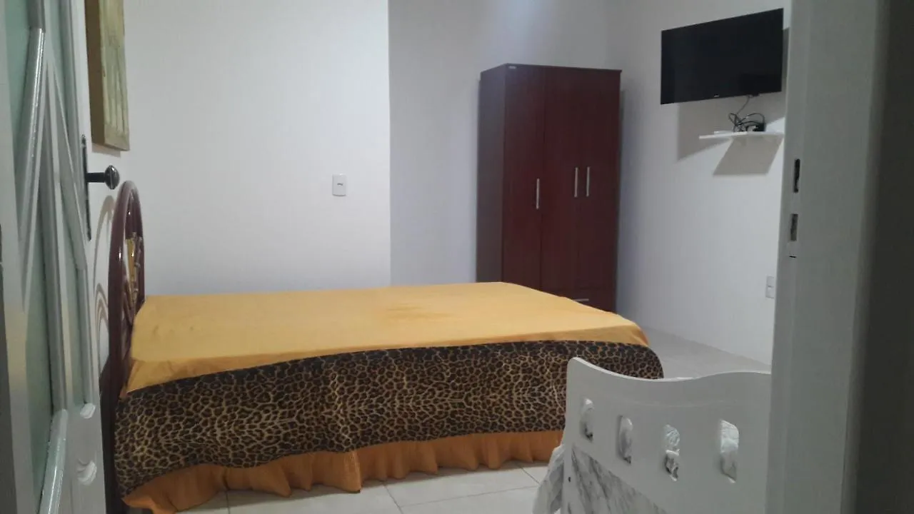 Villa Casa 01 Dorm Terreno Compartido Bombinhas 0*,  Brasile