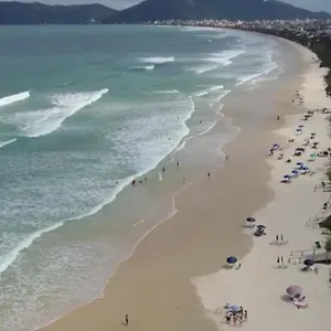  Apartamento Residencial Beija Flor, 3 Quartos - Mariscal